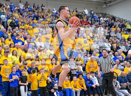 Thumbnail 2 in Greenfield-Central vs. Anderson (IHSAA 4A Sectional 9 Round 1) photogallery.