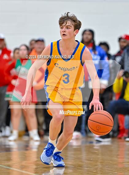 Thumbnail 1 in Greenfield-Central vs. Anderson (IHSAA 4A Sectional 9 Round 1) photogallery.