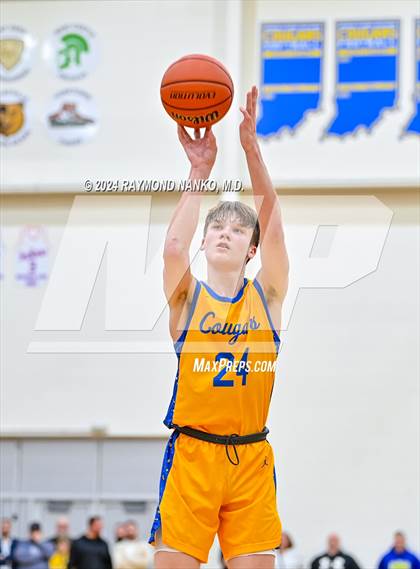 Thumbnail 1 in Greenfield-Central vs. Anderson (IHSAA 4A Sectional 9 Round 1) photogallery.