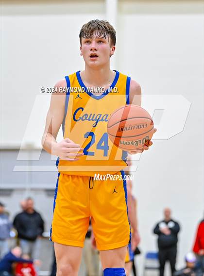 Thumbnail 1 in Greenfield-Central vs. Anderson (IHSAA 4A Sectional 9 Round 1) photogallery.