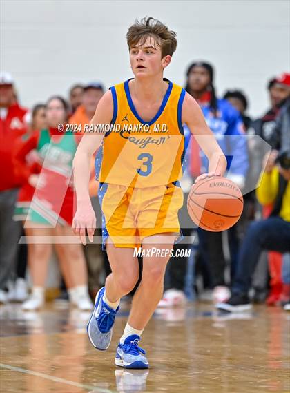 Thumbnail 3 in Greenfield-Central vs. Anderson (IHSAA 4A Sectional 9 Round 1) photogallery.