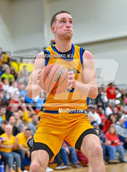 Thumbnail 3 in Greenfield-Central vs. Anderson (IHSAA 4A Sectional 9 Round 1) photogallery.
