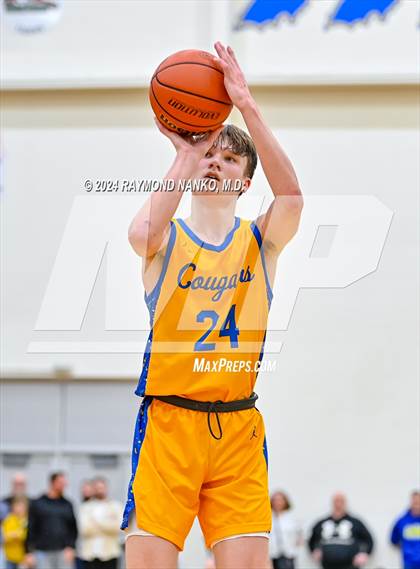 Thumbnail 3 in Greenfield-Central vs. Anderson (IHSAA 4A Sectional 9 Round 1) photogallery.