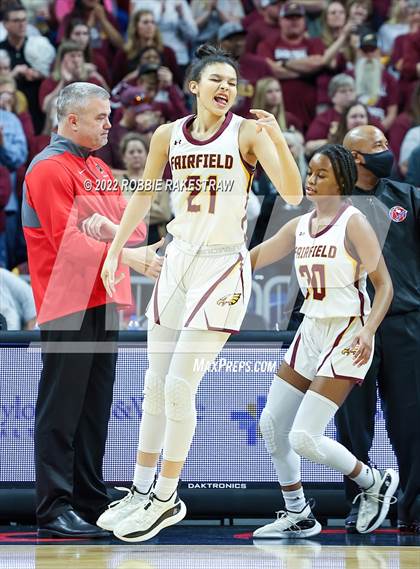 Thumbnail 3 in Winnsboro vs. Fairfield (UIL 3A State Final) photogallery.