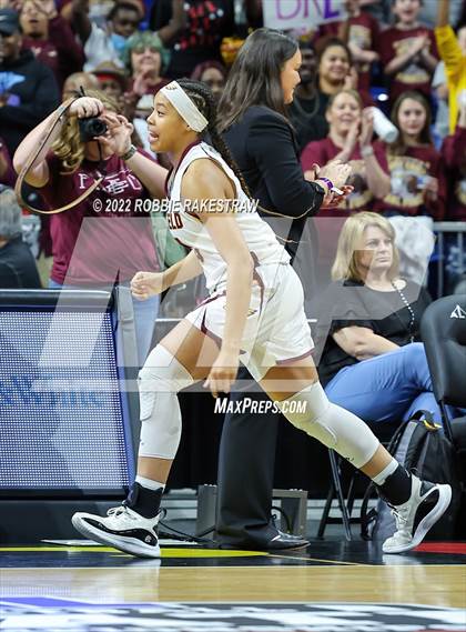 Thumbnail 1 in Winnsboro vs. Fairfield (UIL 3A State Final) photogallery.