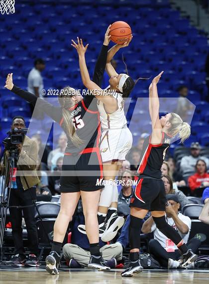 Thumbnail 2 in Winnsboro vs. Fairfield (UIL 3A State Final) photogallery.