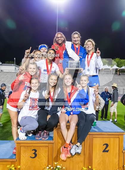 Thumbnail 2 in CIF Track and Field Championships (Girls Awards) photogallery.