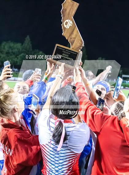 Thumbnail 2 in CIF Track and Field Championships (Girls Awards) photogallery.