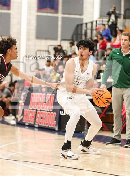 Thumbnail 3 in Centennial vs. De La Salle (NorCal Tipoff Classic) photogallery.