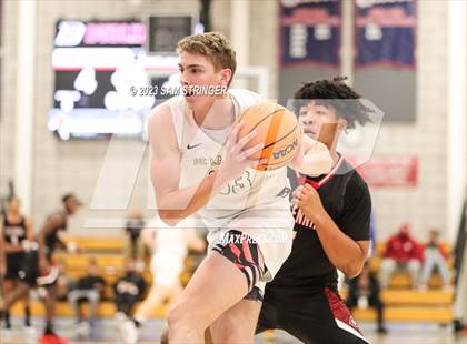Thumbnail 1 in Centennial vs. De La Salle (NorCal Tipoff Classic) photogallery.