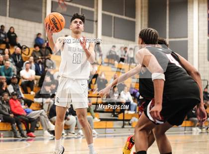 Thumbnail 2 in Centennial vs. De La Salle (NorCal Tipoff Classic) photogallery.