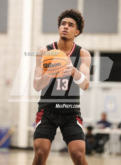 Thumbnail 1 in Centennial vs. De La Salle (NorCal Tipoff Classic) photogallery.