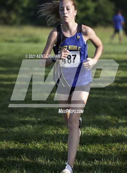 Thumbnail 2 in Huntington North Invitational photogallery.