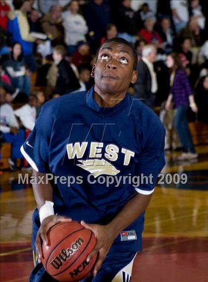 Thumbnail 1 in West vs. Modesto Christian (Modesto Christian Holiday Hoops) photogallery.