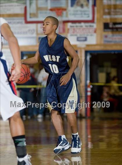 Thumbnail 3 in West vs. Modesto Christian (Modesto Christian Holiday Hoops) photogallery.