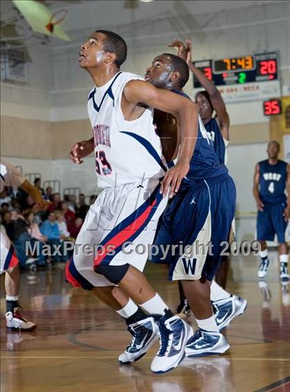 Thumbnail 3 in West vs. Modesto Christian (Modesto Christian Holiday Hoops) photogallery.
