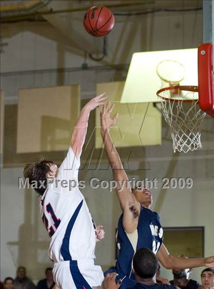 Thumbnail 1 in West vs. Modesto Christian (Modesto Christian Holiday Hoops) photogallery.