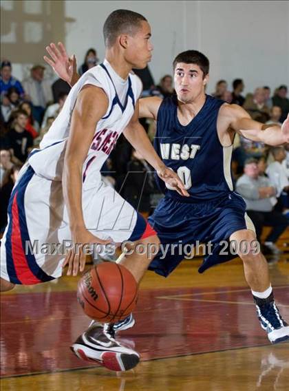 Thumbnail 1 in West vs. Modesto Christian (Modesto Christian Holiday Hoops) photogallery.