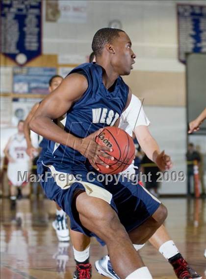 Thumbnail 2 in West vs. Modesto Christian (Modesto Christian Holiday Hoops) photogallery.