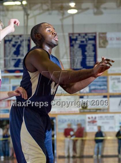 Thumbnail 3 in West vs. Modesto Christian (Modesto Christian Holiday Hoops) photogallery.