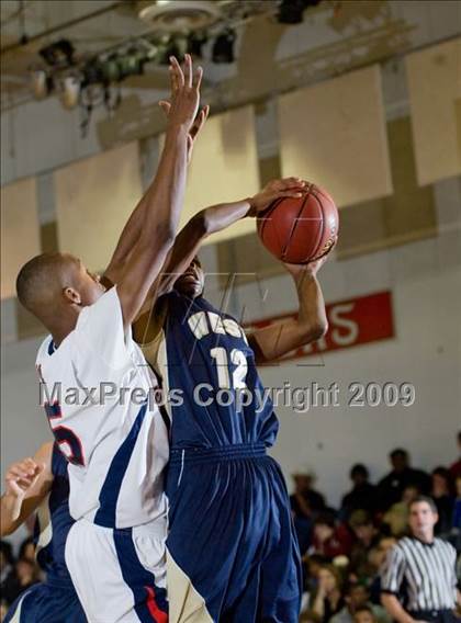Thumbnail 2 in West vs. Modesto Christian (Modesto Christian Holiday Hoops) photogallery.