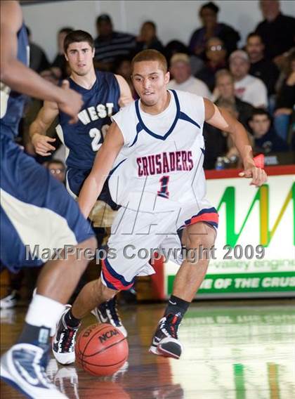 Thumbnail 1 in West vs. Modesto Christian (Modesto Christian Holiday Hoops) photogallery.