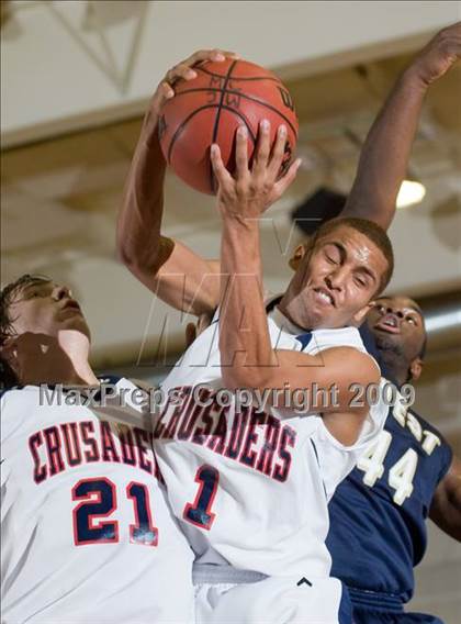 Thumbnail 2 in West vs. Modesto Christian (Modesto Christian Holiday Hoops) photogallery.