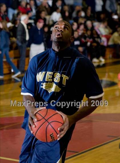 Thumbnail 2 in West vs. Modesto Christian (Modesto Christian Holiday Hoops) photogallery.