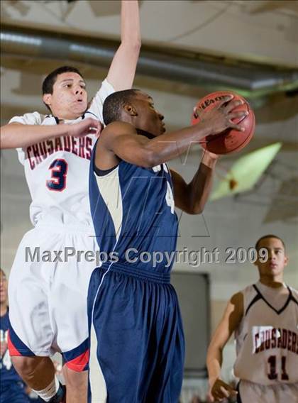 Thumbnail 3 in West vs. Modesto Christian (Modesto Christian Holiday Hoops) photogallery.