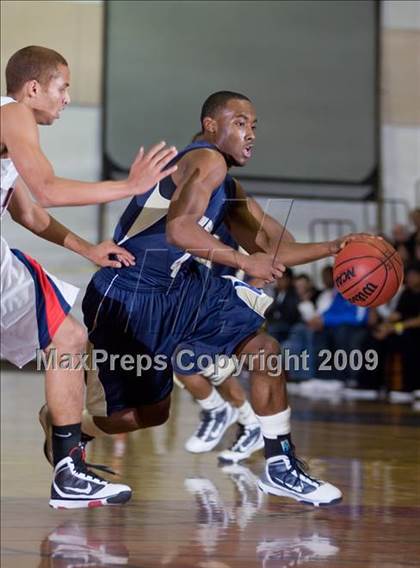 Thumbnail 1 in West vs. Modesto Christian (Modesto Christian Holiday Hoops) photogallery.