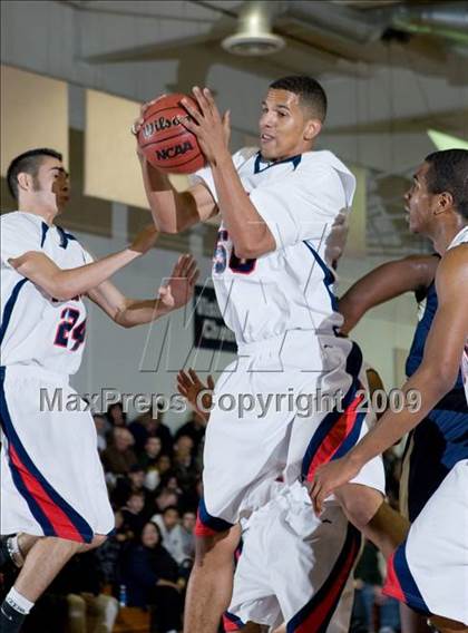 Thumbnail 1 in West vs. Modesto Christian (Modesto Christian Holiday Hoops) photogallery.