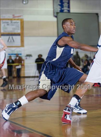 Thumbnail 1 in West vs. Modesto Christian (Modesto Christian Holiday Hoops) photogallery.