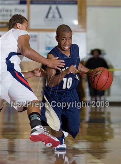 Thumbnail 2 in West vs. Modesto Christian (Modesto Christian Holiday Hoops) photogallery.