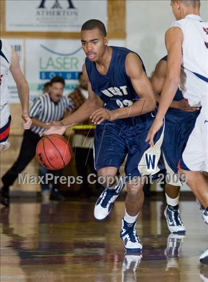 Thumbnail 1 in West vs. Modesto Christian (Modesto Christian Holiday Hoops) photogallery.