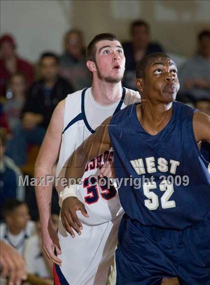 Thumbnail 1 in West vs. Modesto Christian (Modesto Christian Holiday Hoops) photogallery.