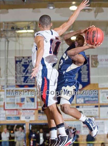 Thumbnail 3 in West vs. Modesto Christian (Modesto Christian Holiday Hoops) photogallery.