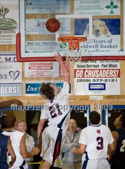 Thumbnail 1 in West vs. Modesto Christian (Modesto Christian Holiday Hoops) photogallery.