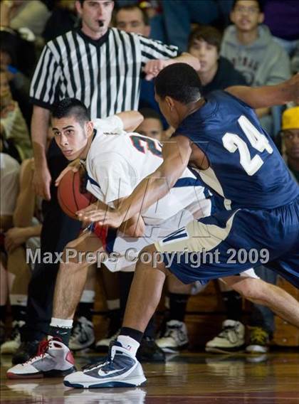 Thumbnail 2 in West vs. Modesto Christian (Modesto Christian Holiday Hoops) photogallery.