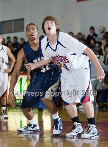 Thumbnail 1 in West vs. Modesto Christian (Modesto Christian Holiday Hoops) photogallery.