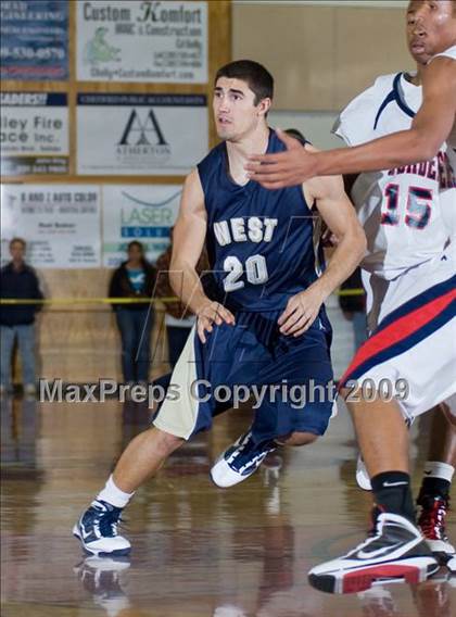 Thumbnail 3 in West vs. Modesto Christian (Modesto Christian Holiday Hoops) photogallery.