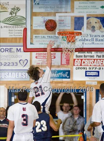 Thumbnail 2 in West vs. Modesto Christian (Modesto Christian Holiday Hoops) photogallery.