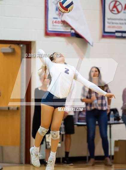 Thumbnail 3 in Hamilton vs Perry photogallery.