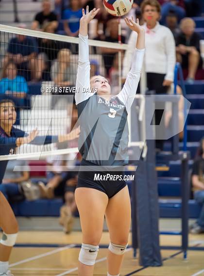 Thumbnail 1 in Hamilton vs Perry photogallery.
