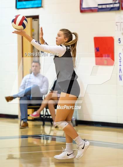 Thumbnail 2 in Hamilton vs Perry photogallery.