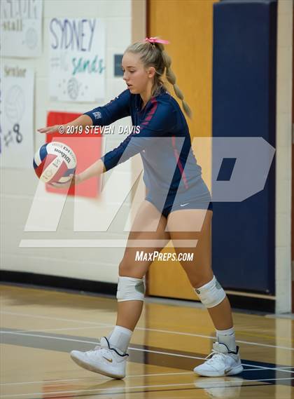Thumbnail 1 in Hamilton vs Perry photogallery.