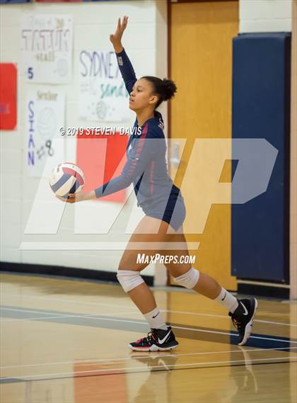 Thumbnail 2 in Hamilton vs Perry photogallery.