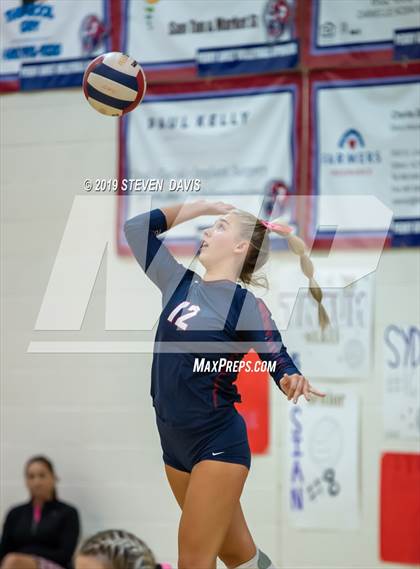 Thumbnail 3 in Hamilton vs Perry photogallery.