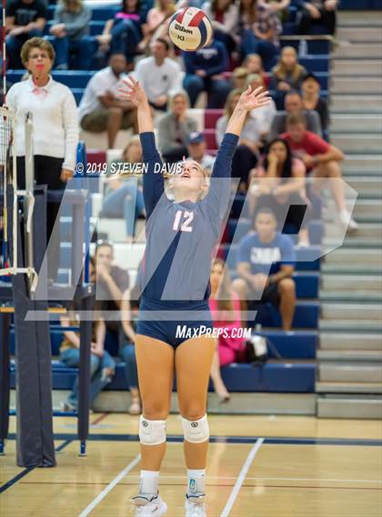 Thumbnail 1 in Hamilton vs Perry photogallery.