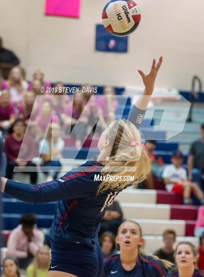 Thumbnail 2 in Hamilton vs Perry photogallery.