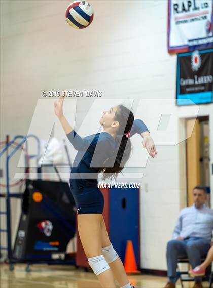 Thumbnail 1 in Hamilton vs Perry photogallery.